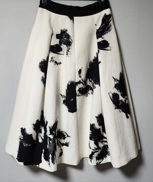 WHBM Elegant Black White Floral Swing Circle Skirt 2 S